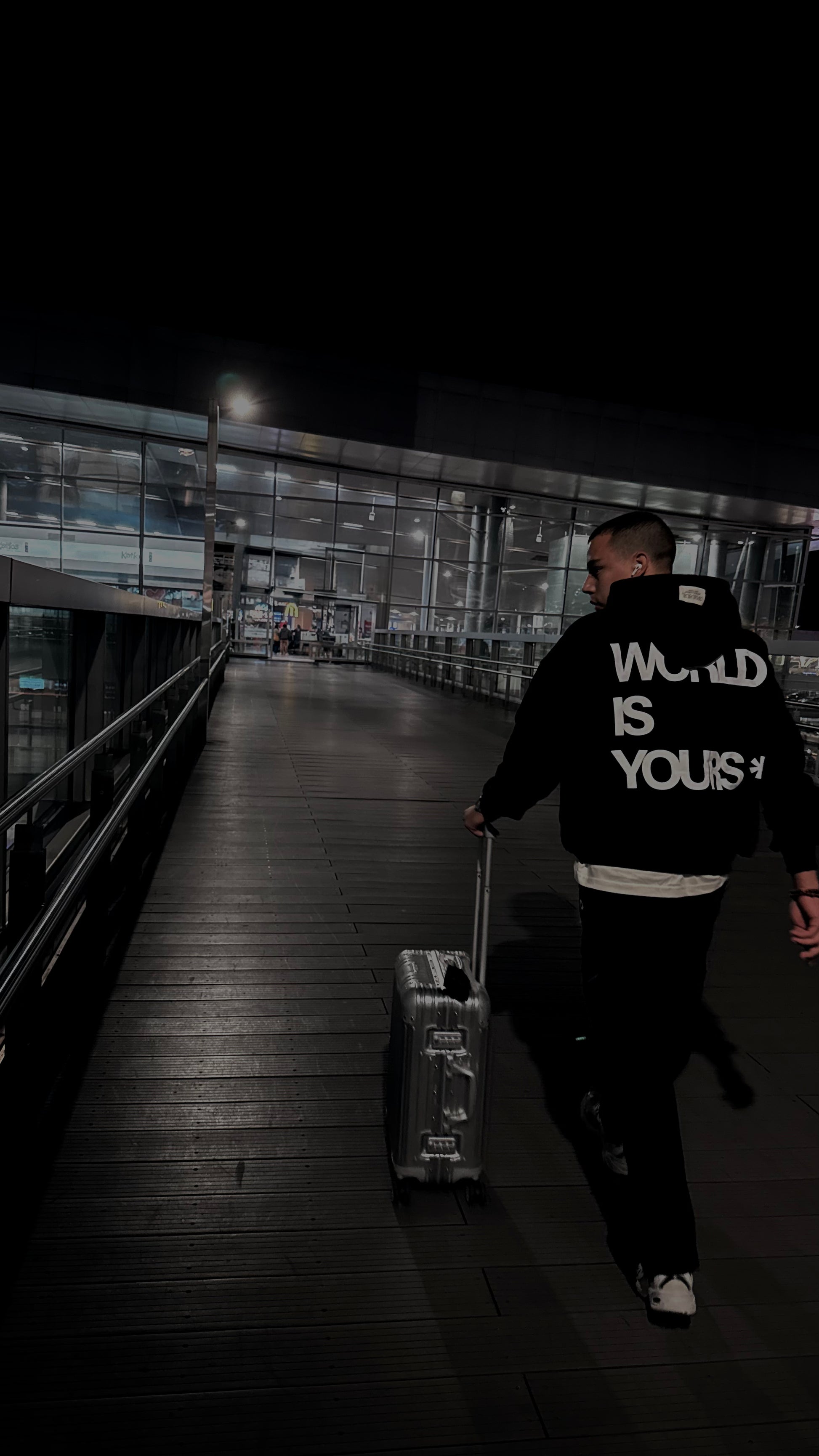 HOODIE WORLD IS YOURS